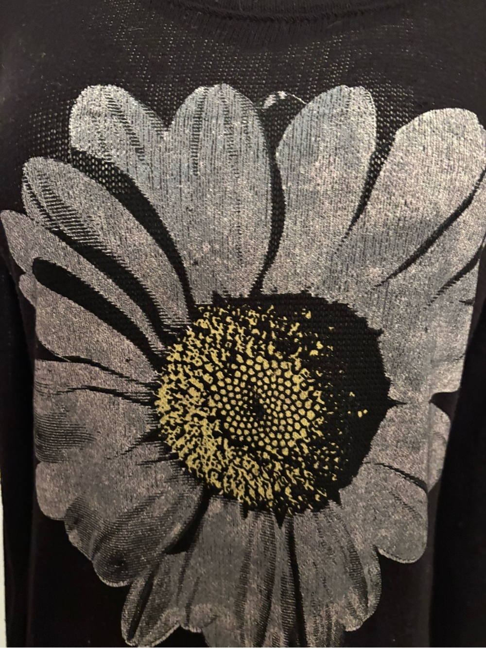 Modern Lux lightweight daisy sweater M - Picture 4 of 8